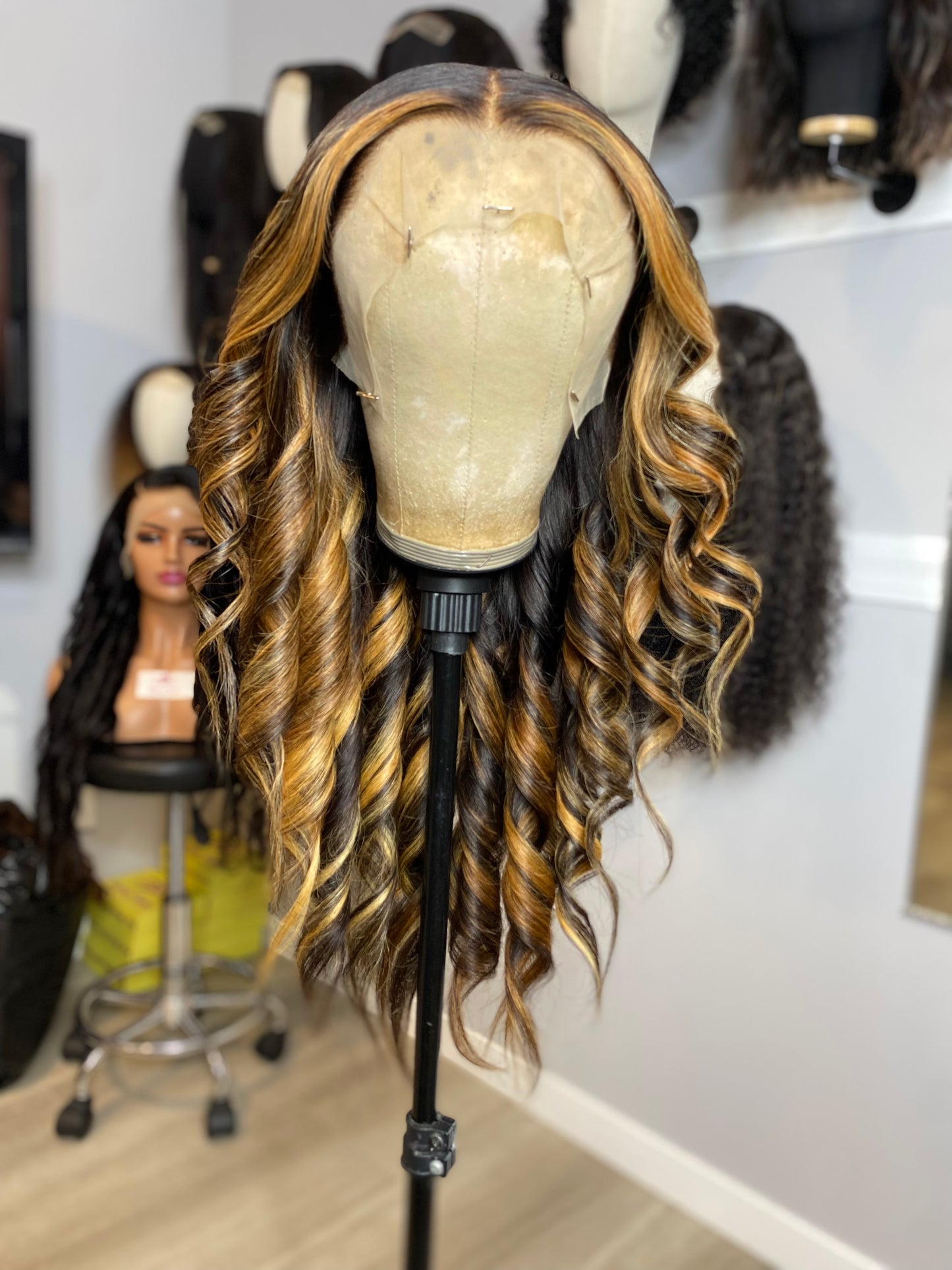 HIGHLIGHTED WIG